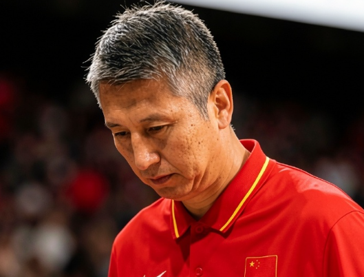 男篮九一八惨败日本二队，媒体人：已与现代篮球彻底脱轨